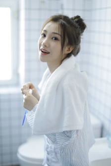 强奷漂亮的女邻居完整版